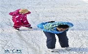 乌鲁木齐元旦飘雪，看首府人民假日雪趣