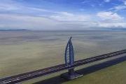 中国为什么要花上千亿，建一座不能通车的大桥？