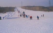 卧龙山国际滑雪场景点
