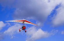 火山地质公园滑翔机体验
