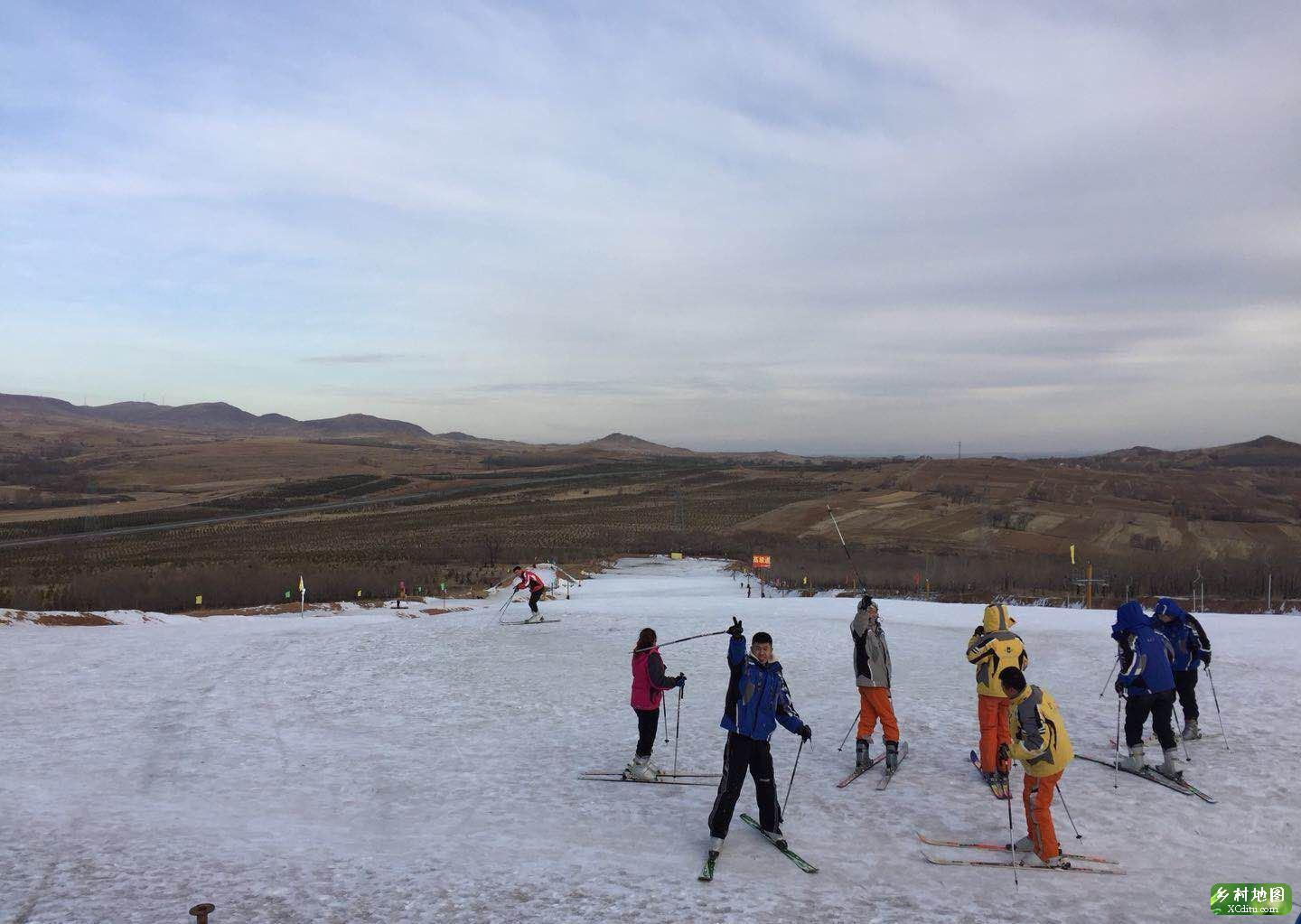 山西省景点大全 朔州市景点大全 右玉县景点大全 >牛心山滑雪场景区