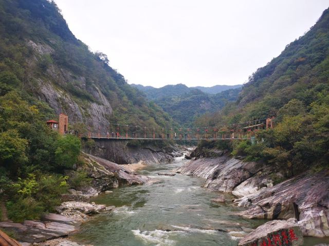 燕子河大峡谷景区旅游攻略 之景点1(1/共35页)