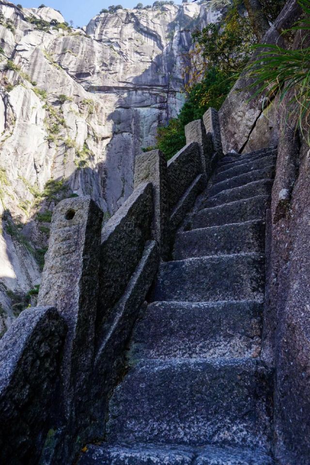 乡村地图 景点大全 安徽省景点大全 黄山市景点大全 >天都峰景区旅游