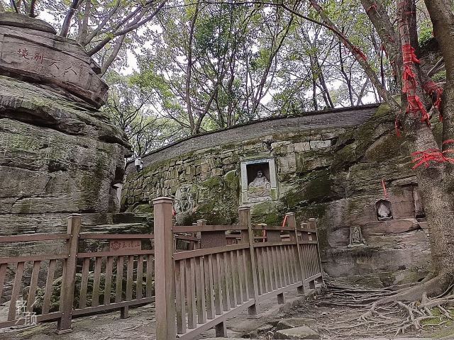 景点大全 四川省景点大全 泸州市景点大全 泸县景点大全 >玉蟾山景区