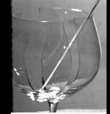 摔碎的玻璃杯_百度图片搜索
