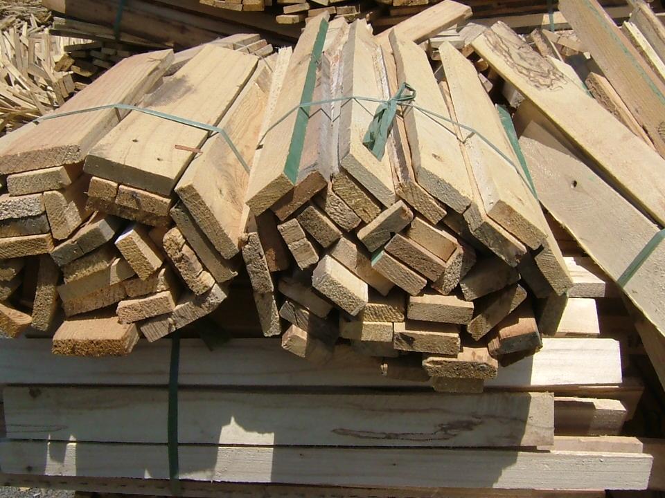 木材边角料粉碎机_板皮粉碎机_废旧木料粉碎机 - 郑州