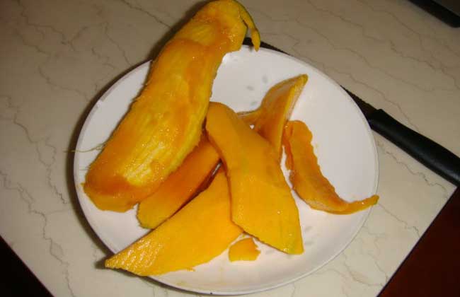 芒果的皮可以吃吗 吃芒果有什么好处