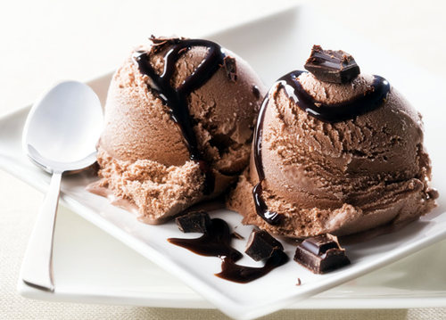 吃冰淇淋肚子疼怎么办 夏天吃冰淇淋谨记四个要点