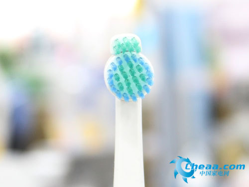 电动牙刷不仅品类繁多,刷头也是各有不同,有时从外观也能反应出牙刷的