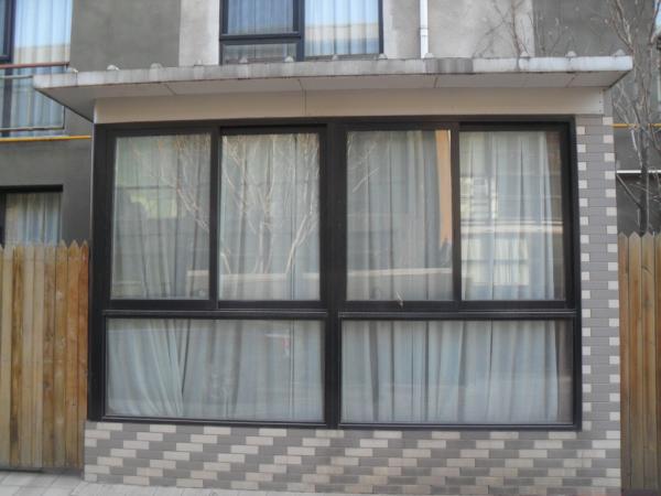 玻璃窗隔热膜价格是多少 窗户玻璃贴膜有哪些好处
