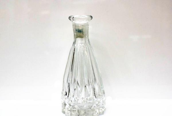 批发优质白料精美香薰瓶玻璃瓶 香薰玻璃瓶 高档玻璃