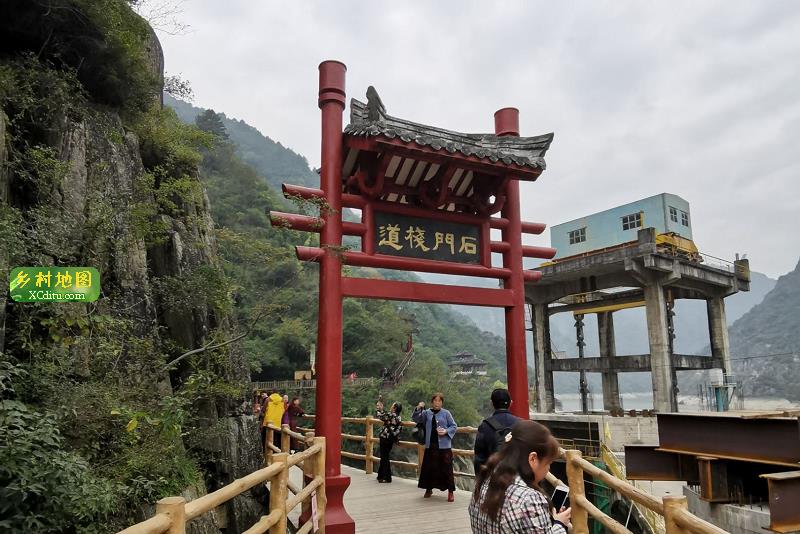 景区介绍小提示景点地图天气石门栈道风景区,位于汉中市区以北约15